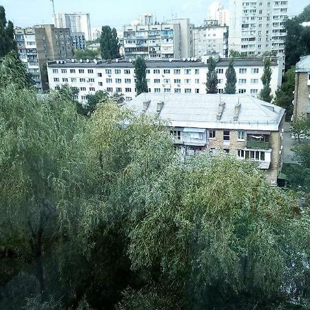 Квартира Рядом Севастопольская Площадь,Добробут,Жуляны Kyiv Eksteriør billede